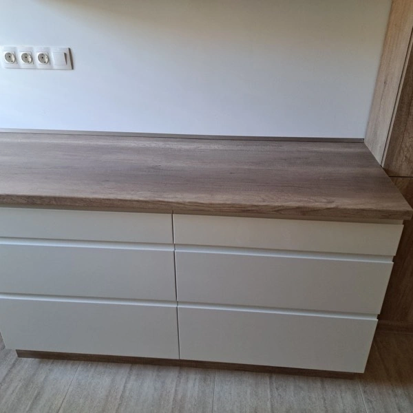 Egyedi készítésű és szabású konyhabútor